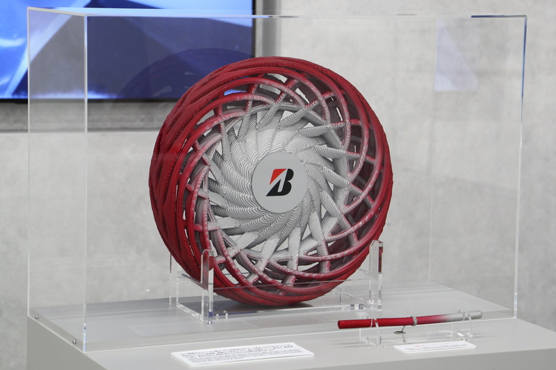 ゴムと樹脂を分子レベルで結びつけた「SUSYM（サシム）」