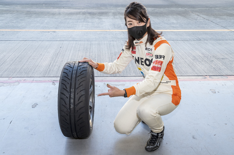 タイヤはダンロップのVITA専用タイヤ