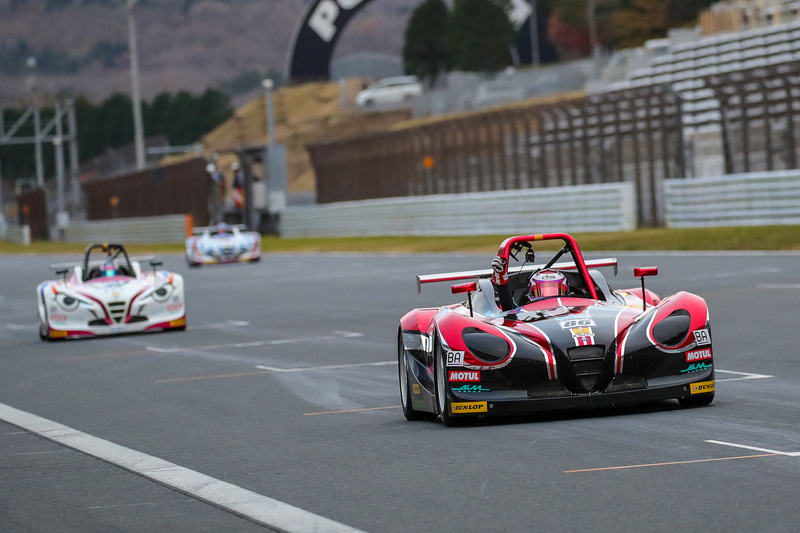 1位は#86 Dr.Dry VITAの猪爪杏奈選手