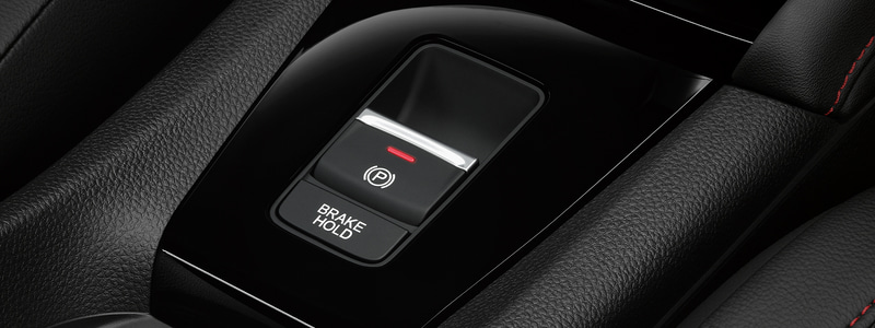 電動パーキングブレーキはアクセルを踏み込むと解除される