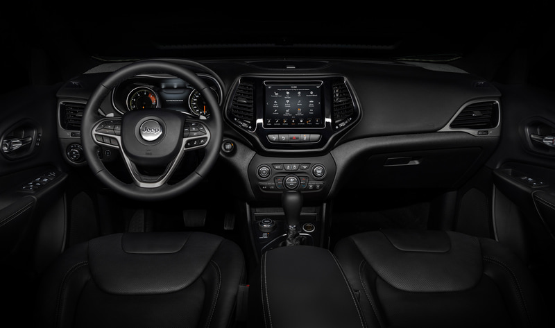 「リミテッド」をベースにした装備を採用