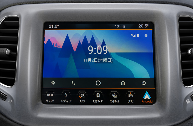 8.4インチVGAタッチパネルモニター採用のオーディオナビゲーションシステム「Uconnect」を搭載