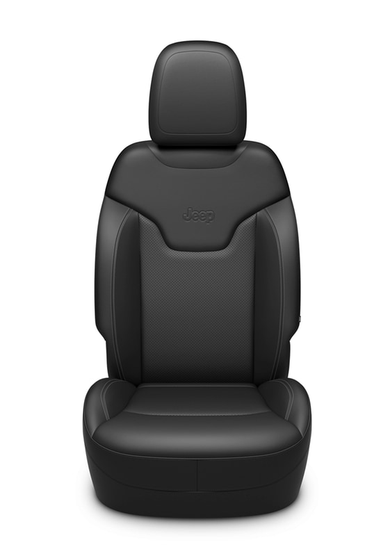 グレーステッチ入りのブラックレザーシート（運転席パワーシート付）