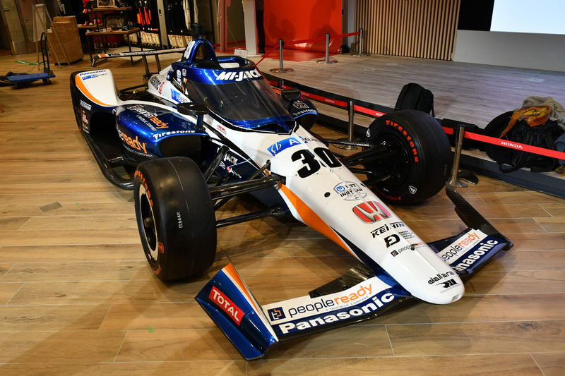 エアロスクリーンを装備したレイホール・レターマン・ラニガン・レーシング 30号車