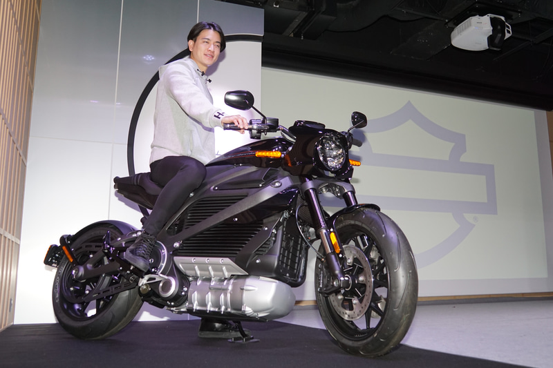 ハーレーダビッドソン初の電動スポーツバイク「ライブワイヤー」