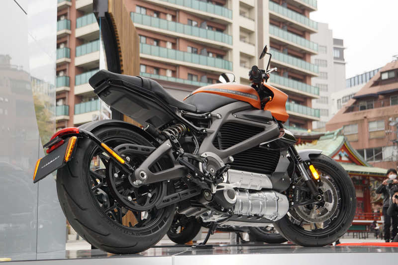 ライブワイヤー