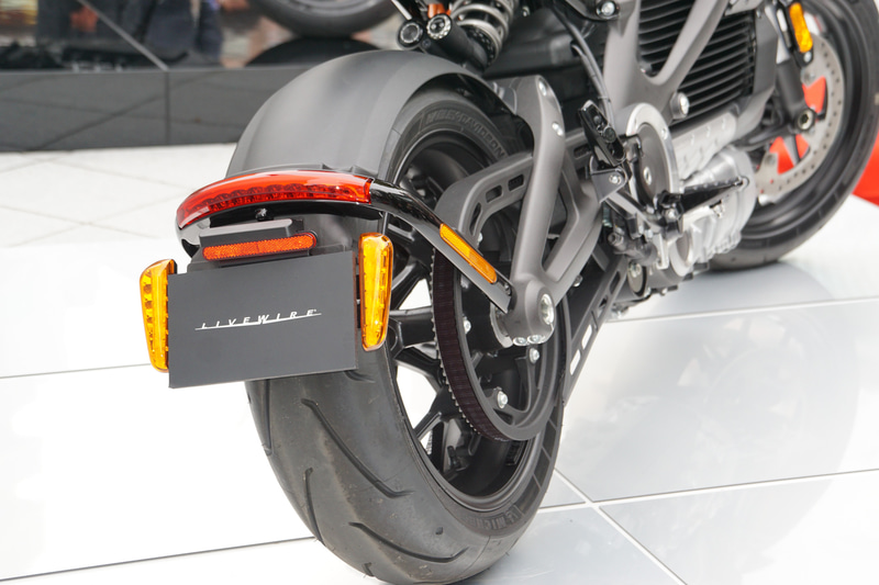 ライブワイヤー