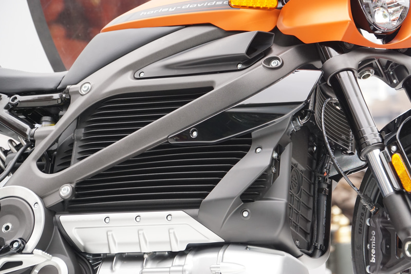 ライブワイヤー