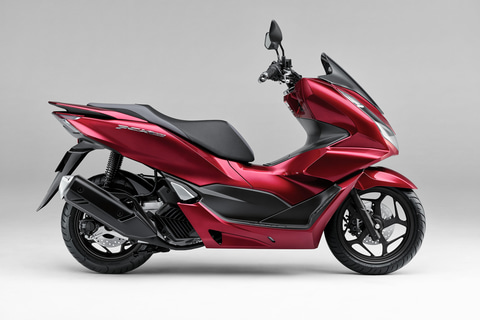 ホンダ、スクーター「PCX」をフルモデルチェンジ エンジンやフレームを