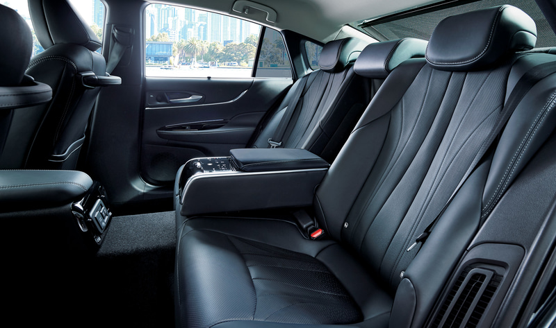 新型MIRAIの内装