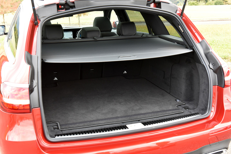 ステーションワゴンのラゲッジスペース