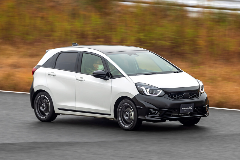 スピードを上げてもピタッと安定して走るModulo X プロトタイプ