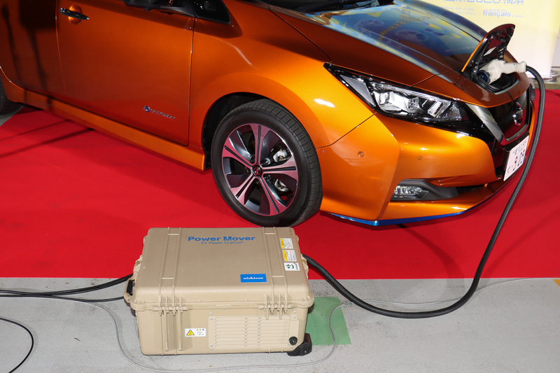 ニチコン製の可搬型パワーコンディショナー「パワームーバー」が使用されていた