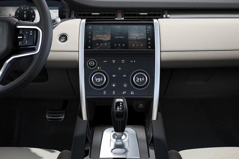 最新インフォテインメント・システムの「PIVI」もしくは「PIVI PRO」を標準装備