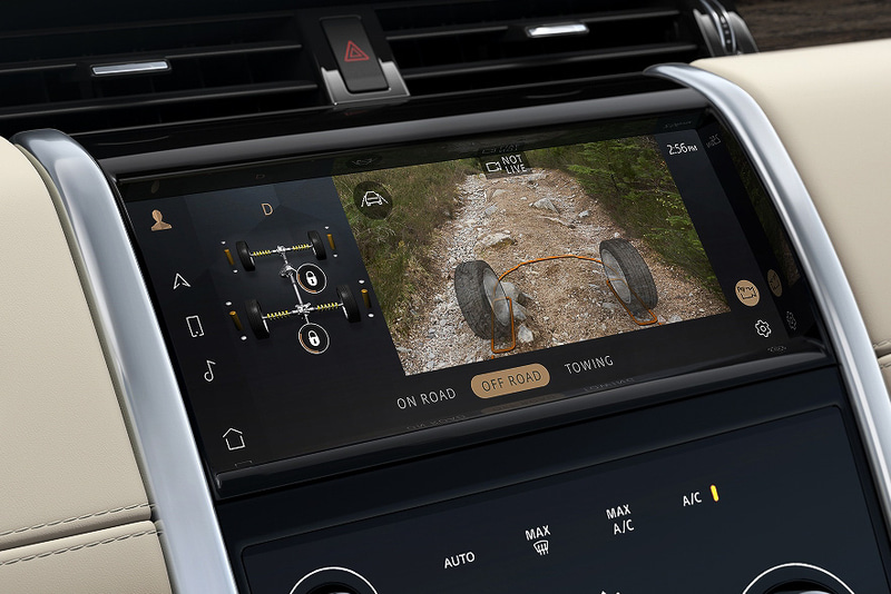 3Dサラウンドカメラによる“ボンネットをシースルー”する機能の「ClearSightグラウンドビュー」など、機能を充実