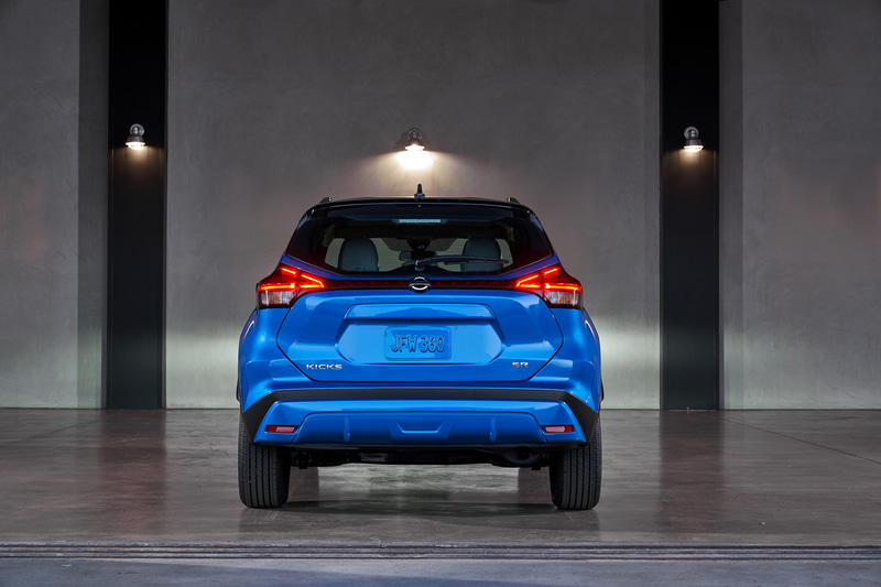 2021年モデルでは、新しいダブルVモーションフロントグリルや左右に伸びるLEDテールランプなどを採用