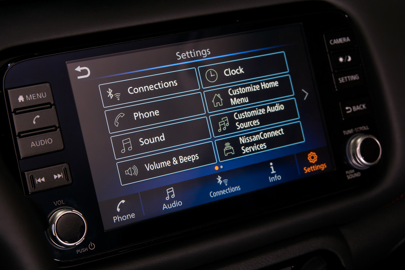 車内では8インチタッチスクリーンディスプレイなどを新採用