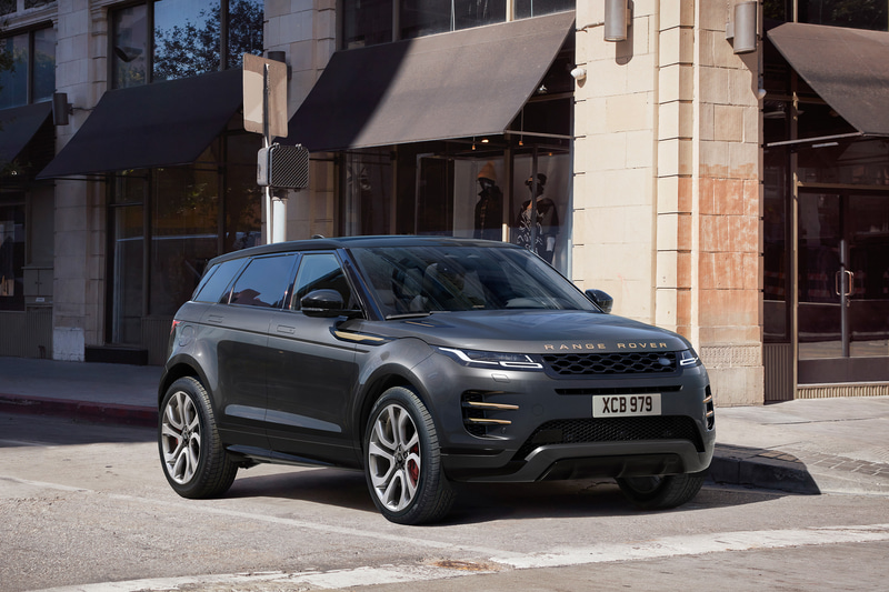 3種類のエンジンタイプ、全10機種を設定。ボディカラーは全11色から選択可能