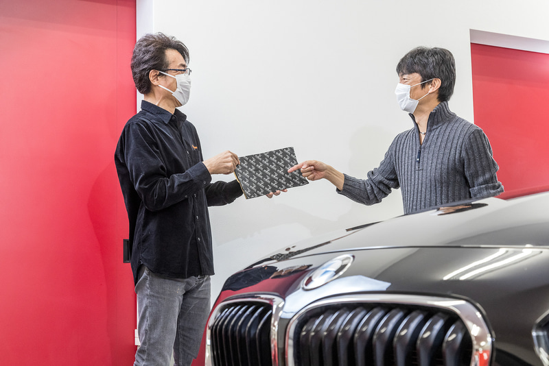 施工前に中島社長より調音施工の特長などを詳しく教えてもらった