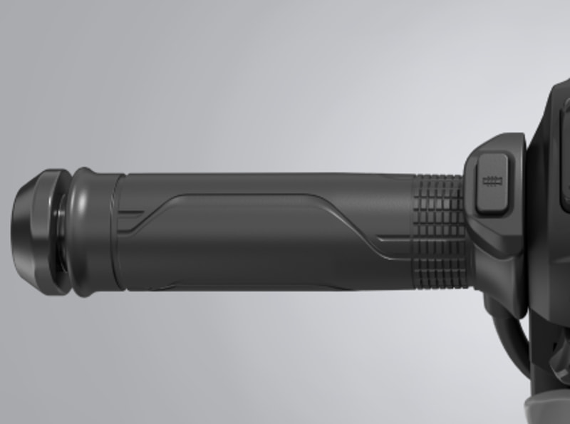 グリップヒーターを搭載