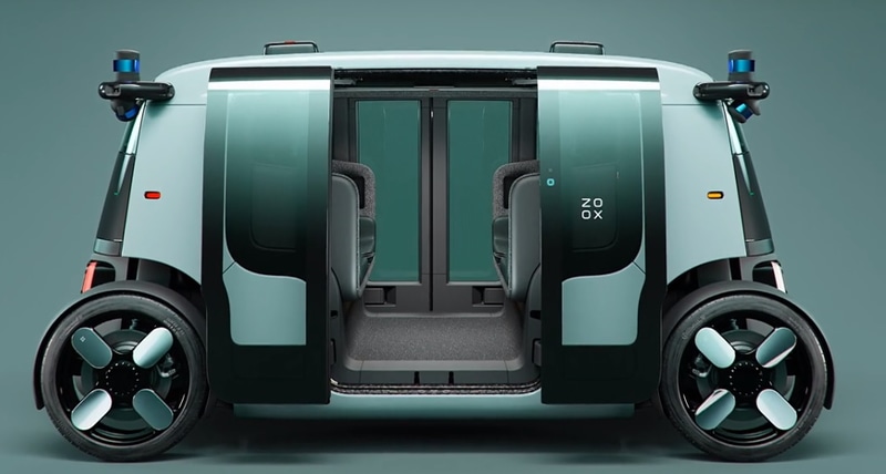 対面4人乗りで運転席やステアリングはない