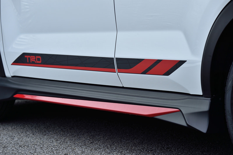 サイドスカート。6万円（税別）