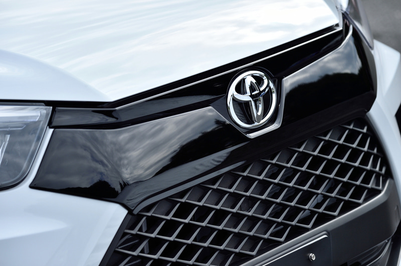 フロントバンパー ガーニッシュ。2万円（税別）