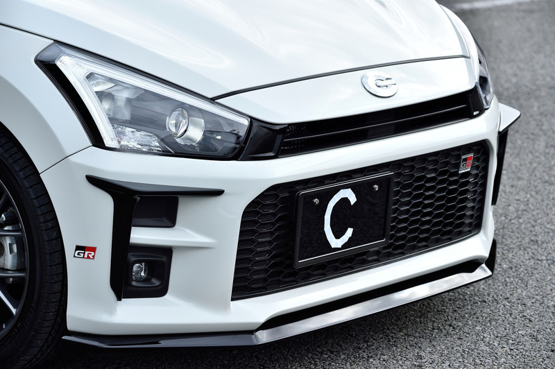 GRフロントスポイラー 価格4万7000円（税別）、GRフロントコーナースポイラー 価格4万円（税別）