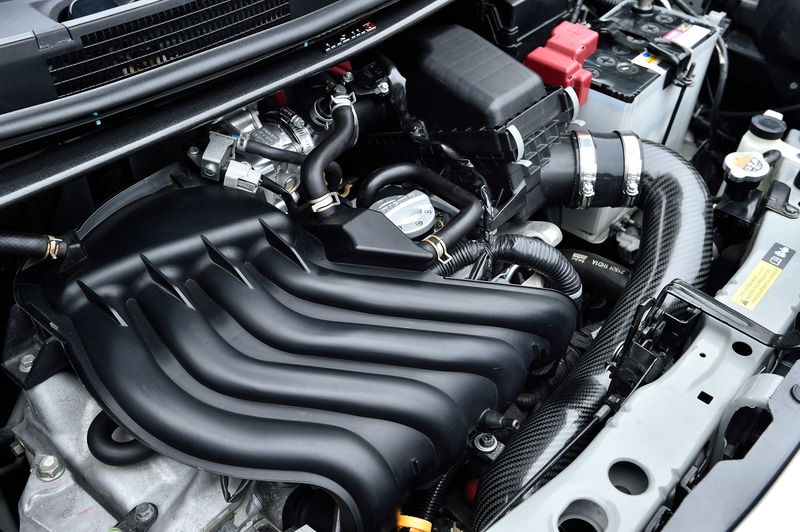 スポーツリセッティングTYPE-3は、ボディ前面からのフレッシュエアを吸気するドライカーボン製サクションパイプとΦ60スロットルチャンバーが組み合わせられる。キットにはノート（E12）用のエアクリーナーBOXとエアクリーナーが付属しマーチに流用する。さらに専用コンピュータでトルクとパワーを引き出す。部品代と工賃で30万円（税別）