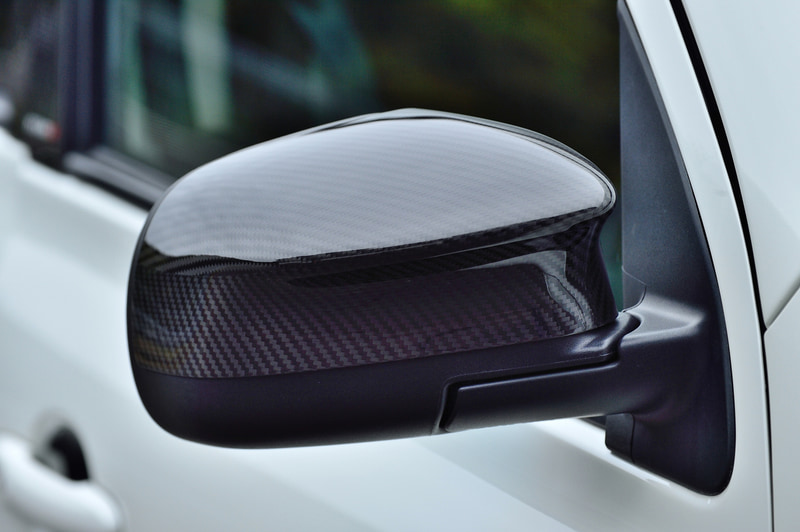 カーボンドアミラーカバー：3万5000円（税別）
