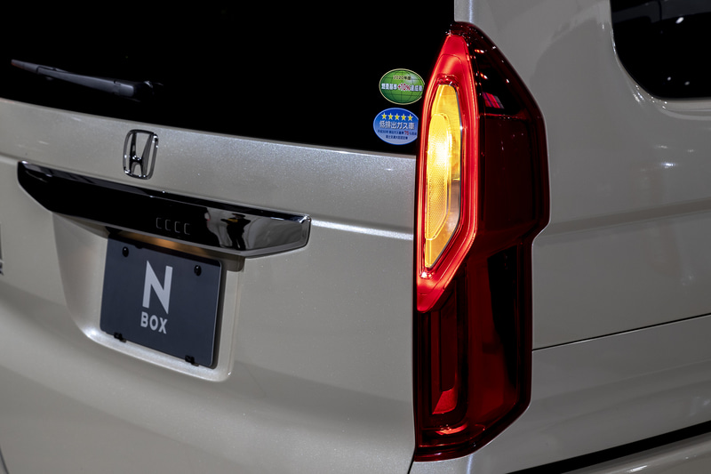 リアコンビランプ点灯状態