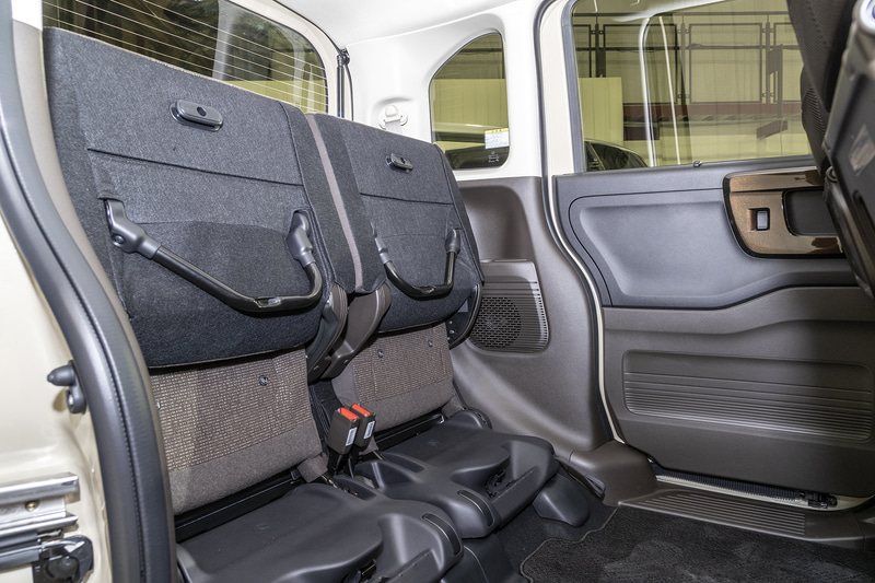 大きな荷物を積むのに便利なチップアップにも対応