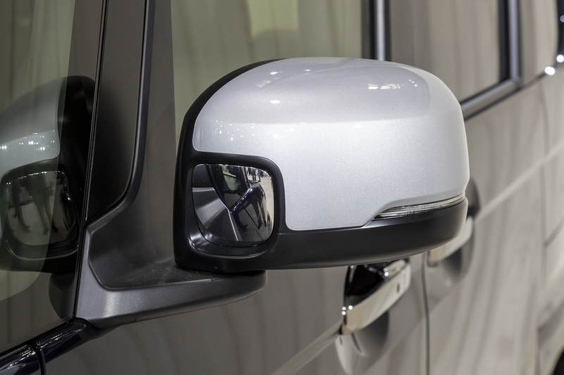 コーディネートスタイルではドアミラーとルーフが同色になる