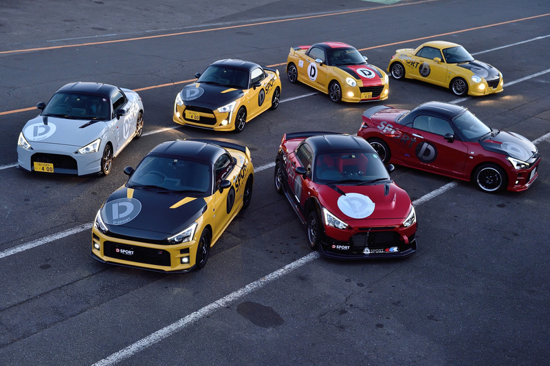 D-SPORTの製品はダイハツ車販売店での取り扱いと装着が可能な保安基準適合パーツ。それだけにタイムアタック用のクルマといっても合法仕様となる。この日はD-SPORTが所有する7台の新旧コペンが筑波サーキットに集結した