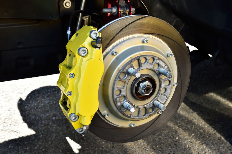 ブレーキは開発中のキャリパーキットが装着されていた。サーキットを走るコペンではブレーキのコントロール幅が広まることと、耐フェード性が大幅に向上するのでとても有効なパーツ。発売時期は2021年4月頃、価格は未定。タイヤはブリヂストンのポテンザRE-71RS。タイヤも2017年から変わった大きな要素の1つ