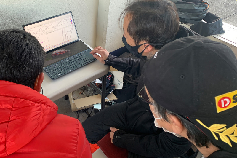 VSCの介入がない方が速いことデータで確認。あっという間に2車身ほどの差が付く