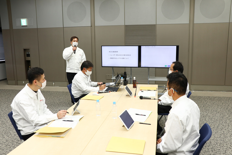 Honda CA システムを使った会議のデモを開始