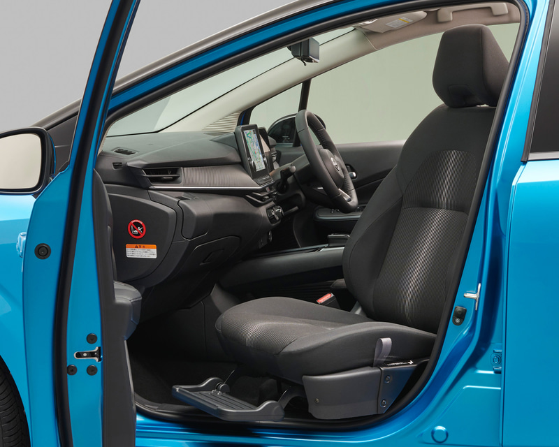 ノート「助手席回転シート X FOUR」