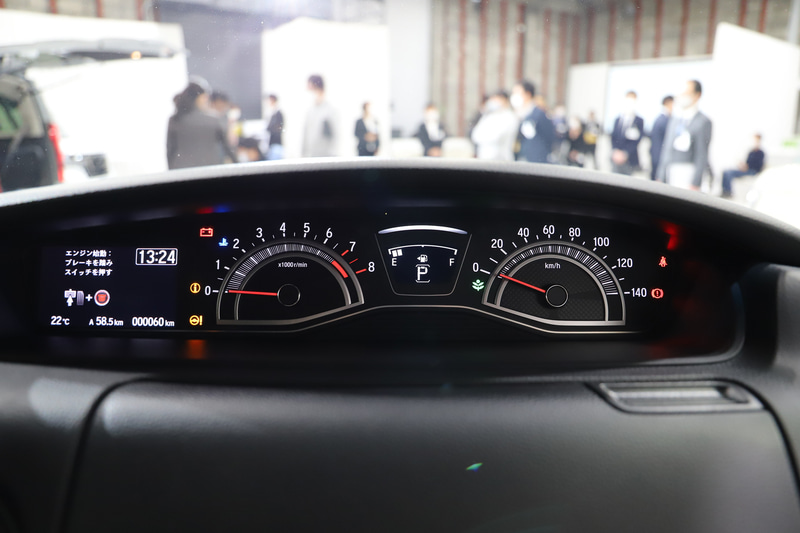 N-BOX カスタムの内装