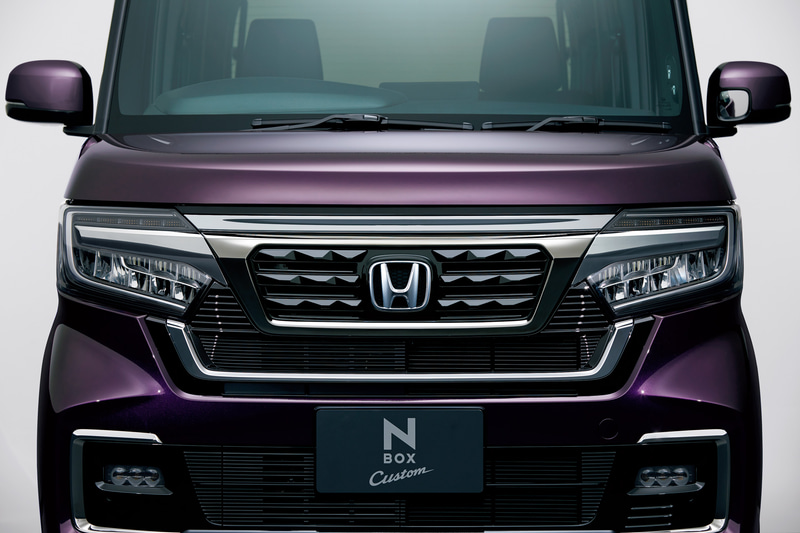 N-BOX カスタム用「フロントグリル」ブラックメッキ：3万6300円