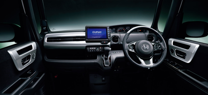 インストルメントパネル（助手席用）＋ドアライニング部（フロント・リアセット）レッド/シルバー：各2万6400円