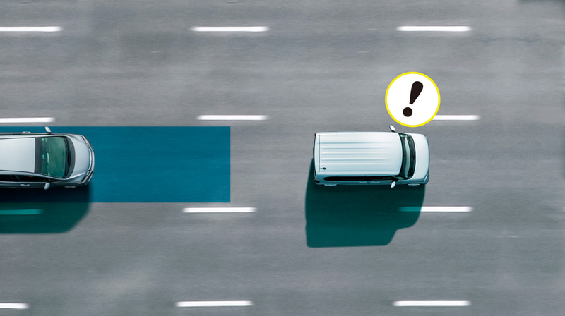 リアカメラ de あんしんプラス3「後方車両お知らせ機能」：接近してくる後続車の車間距離が継続して近い場合、音声やナビ画面のインジケーター色で知らせる