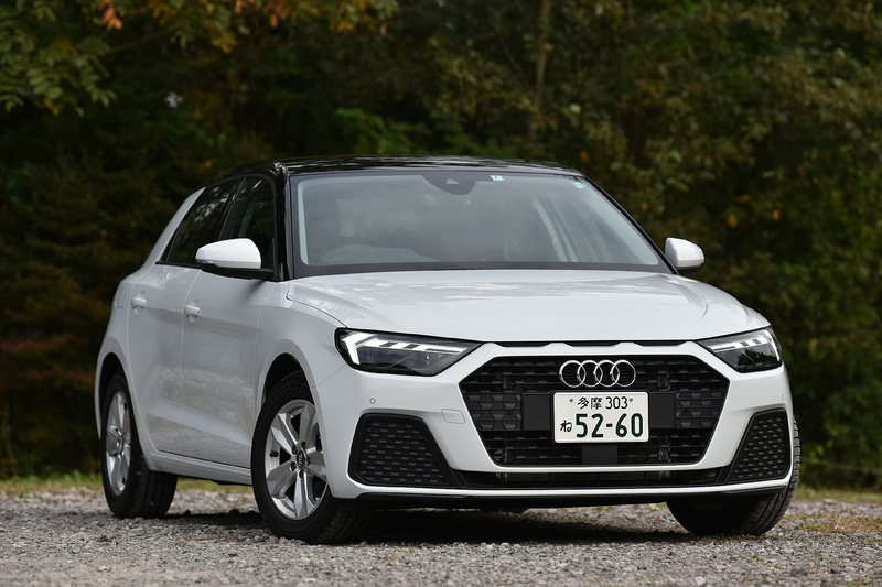 今回試乗したのは6月に導入された1.0リッターのTFSIエンジンを搭載する「A1 スポーツバック 25 TFSI」（294万円）。ボディサイズは4040×1740×1435mm（全長×全幅×全高）、ホイールベースは2560mm。日本に導入されるA1は全車2WD（FF）の設定で、車両重量は1170kg、最小回転半径はいずれのモデルも5.1m
