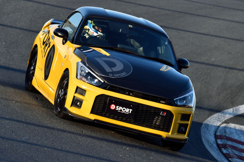 モータージャーナリストの橋本洋平氏が街乗りに加えてサーキットで、D-SPORTの「コペン スポーツECU」の効果をチェックした