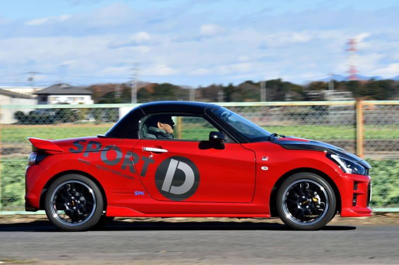 ECU交換仕様車にはブースト計が付いていなかったので値は不明だが、高回転まで回してもブーストの落ち込みが少なく、高回転まできっちりと加速が続く。「低中速域のトルク感も明らかに違うので、乗れば違いがすぐ分かる」と橋本氏