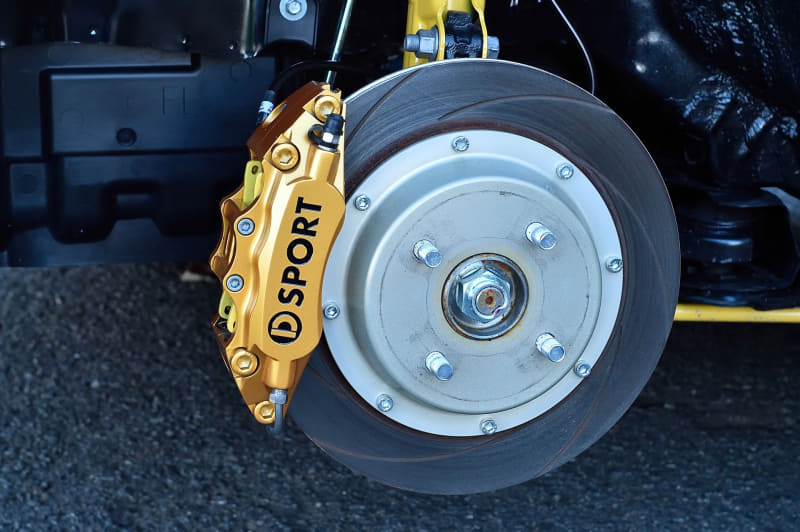 筑波サーキットの場合、ノーマルキャリパーでの連続周回は厳しいので、D-SPORTではキャリパーキットを開発中（2021年4月頃発売予定）。「フェードもなく安心して走れた」と橋本氏も絶賛