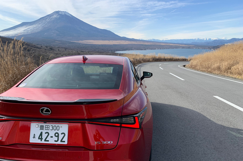 IS300。三国峠側から富士と山中湖を望む