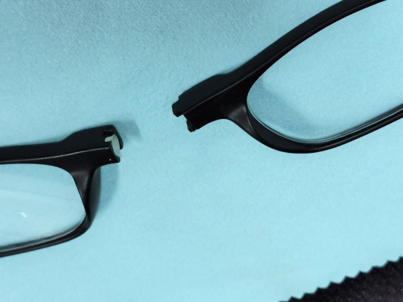 ネオジム磁石で脱着が可能