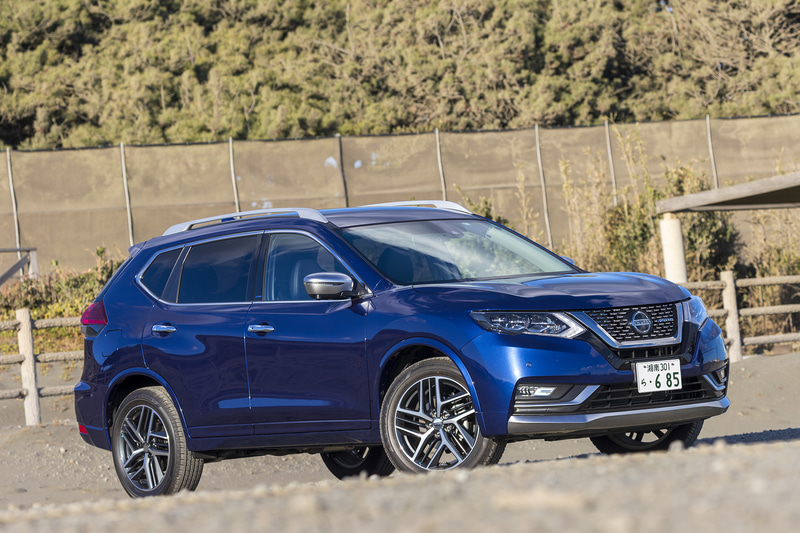 「エクストレイル AUTECH i Package（2列シート車）」（358万4900円）。内外装の専用装備に加え、専用サスペンションとしてSACHS製ショックアブソーバーを装着。リアにスタビライザーを追加している