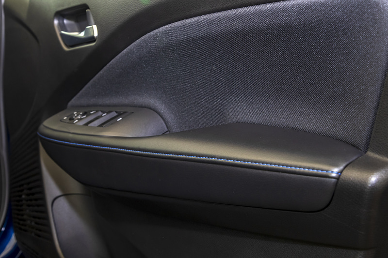 ブルーとブラックでコーディネートしたインテリア